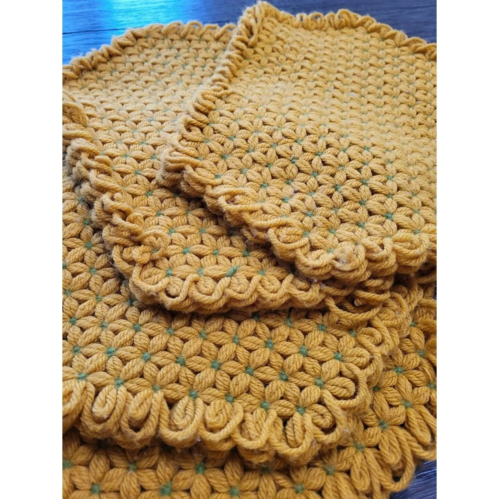 Vintage 70s Handmade Style Crochet Thick Daisy Green&Yellow Placemats 10x16